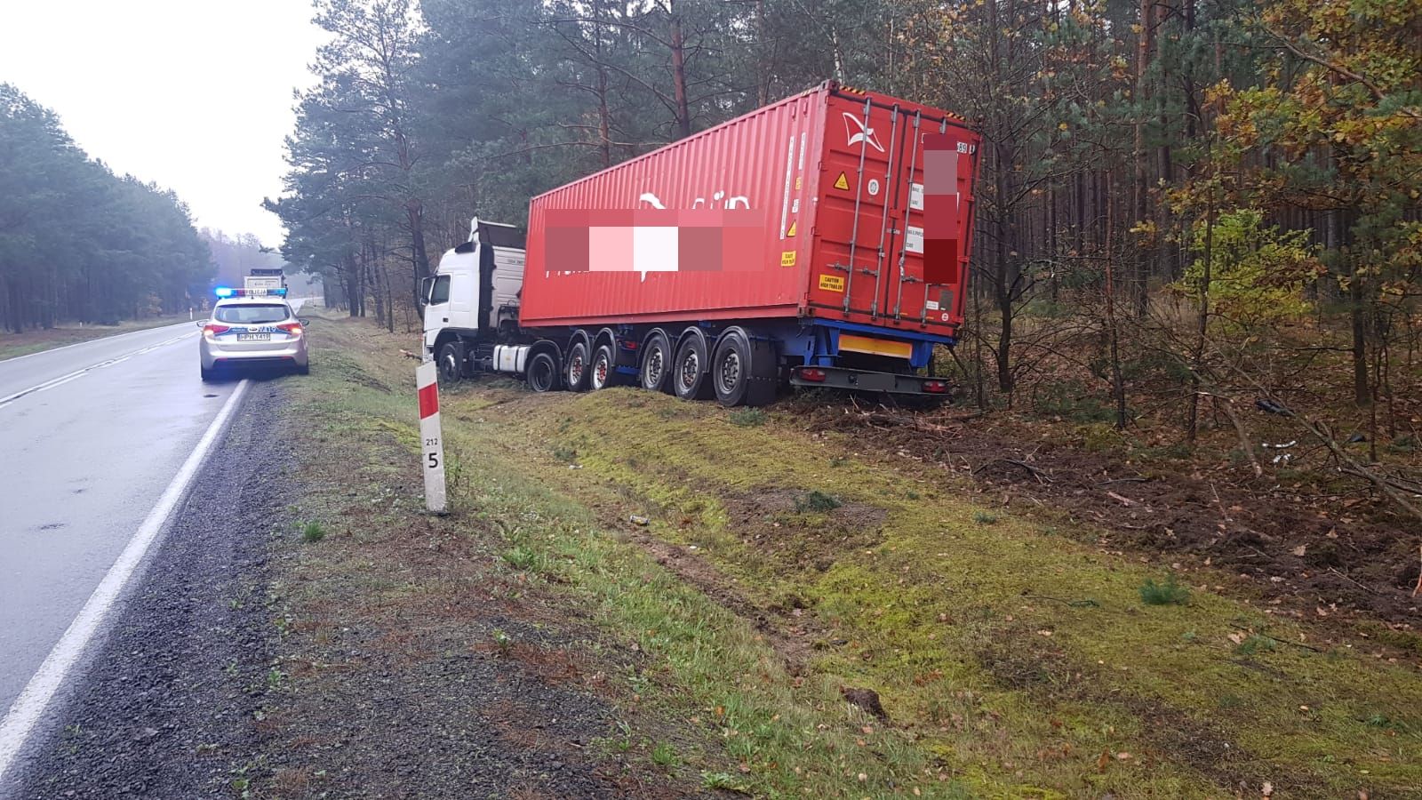 Policja Ostrołęka Kierowca ciężarówki stracił panowanie