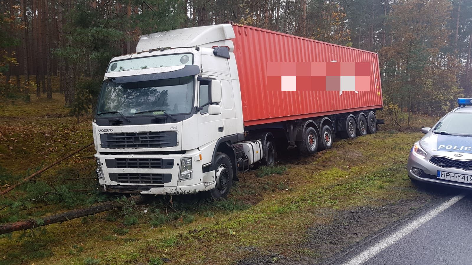 Policja Ostrołęka Kierowca ciężarówki stracił panowanie