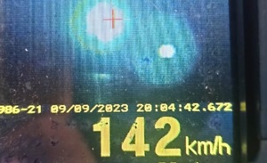 Ekran laserowego miernika prędkości