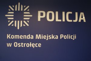 Napis Komenda Miejska Policji w Ostrołęce