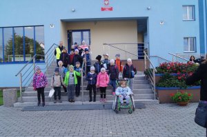 Uczniowie SP w Dąbrówce - Stany z wizytą w komendzie