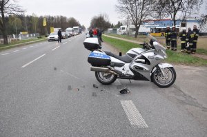 Uszkodzony policyjny motocykl