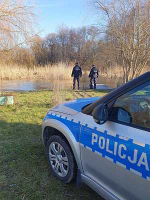 Wysoki stan rzek na Mazowszu. Policjanci monitorują sytuację