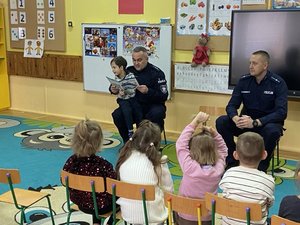 Policjanci z wizytą w przedszkolu nr 3 w Kozienicach