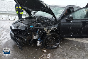 kolizja na S7, uszkodzony samochód