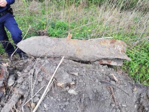 Blisko 1,5 metrowa bomba lotnicza znaleziona w Nowej Piasecznicy