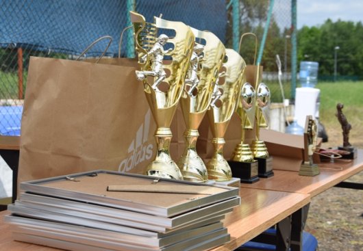 Puchary i nagrody dla zwycięzców i uczestników